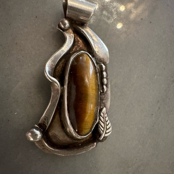 Sterling Tiger’s Eye pendant - Picture 2 of 5